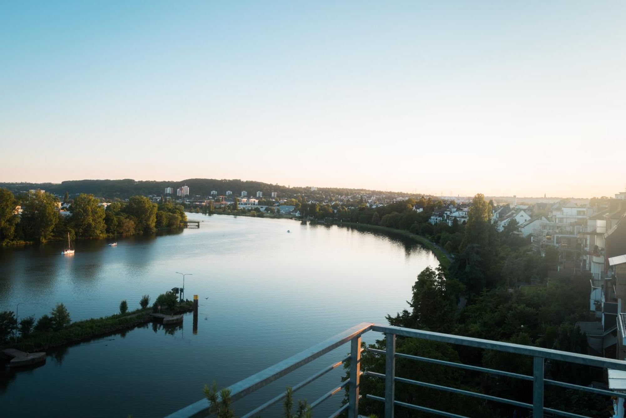 Penthouse Wohnung Mit Schoenem Moselblick In Metternich Koblenz  Exteriör bild