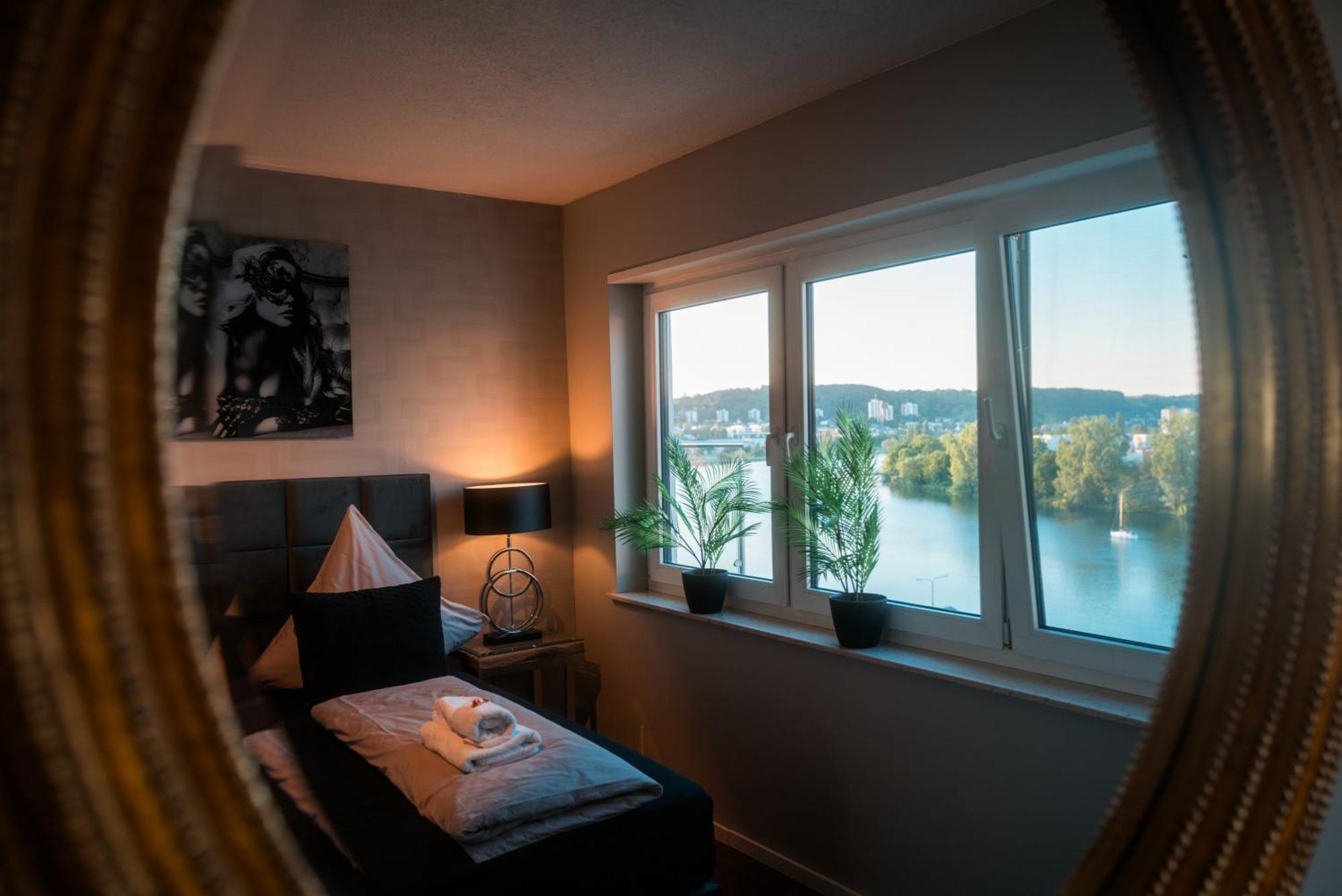 Penthouse Wohnung Mit Schoenem Moselblick In Metternich Koblenz  Exteriör bild