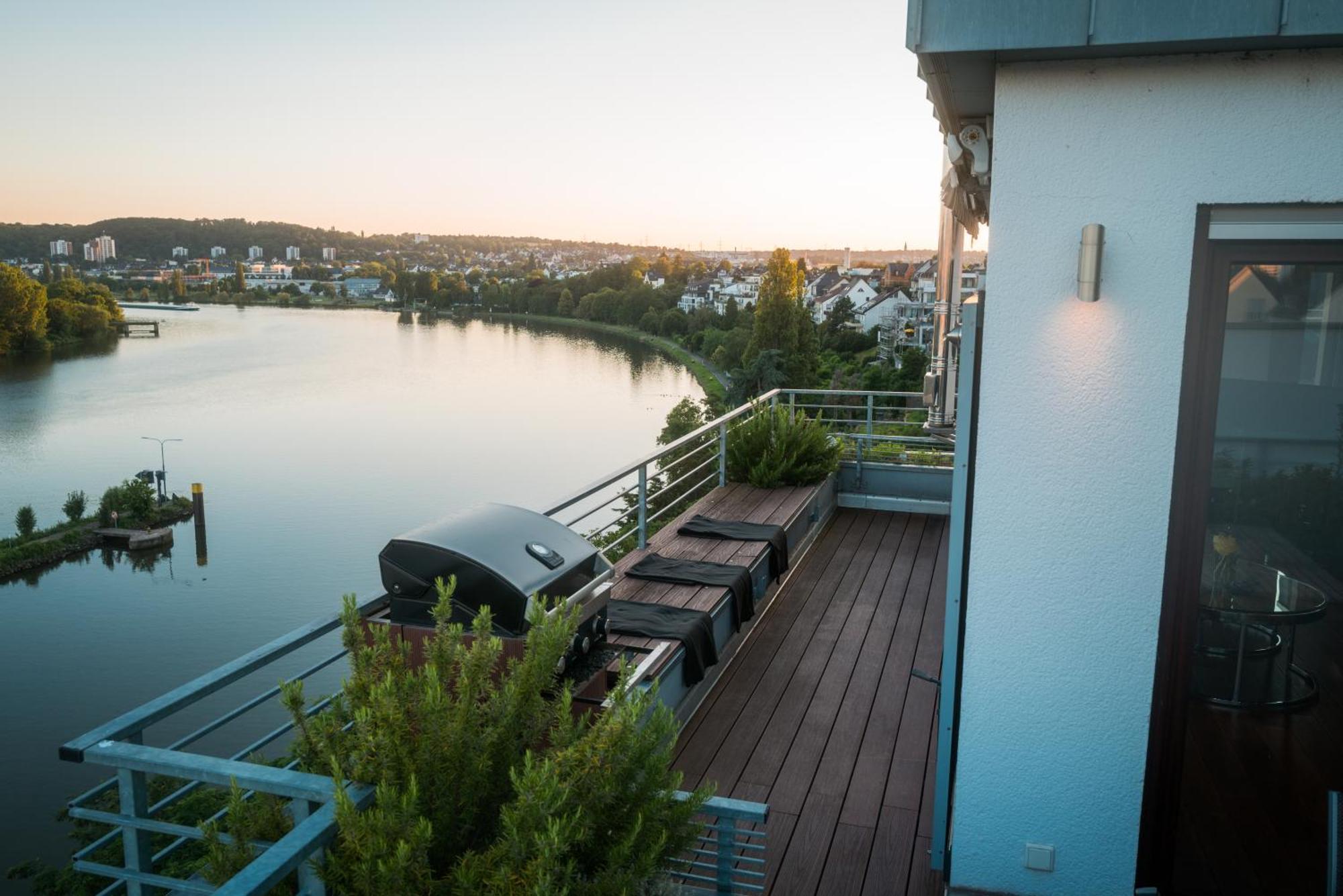 Penthouse Wohnung Mit Schoenem Moselblick In Metternich Koblenz  Exteriör bild