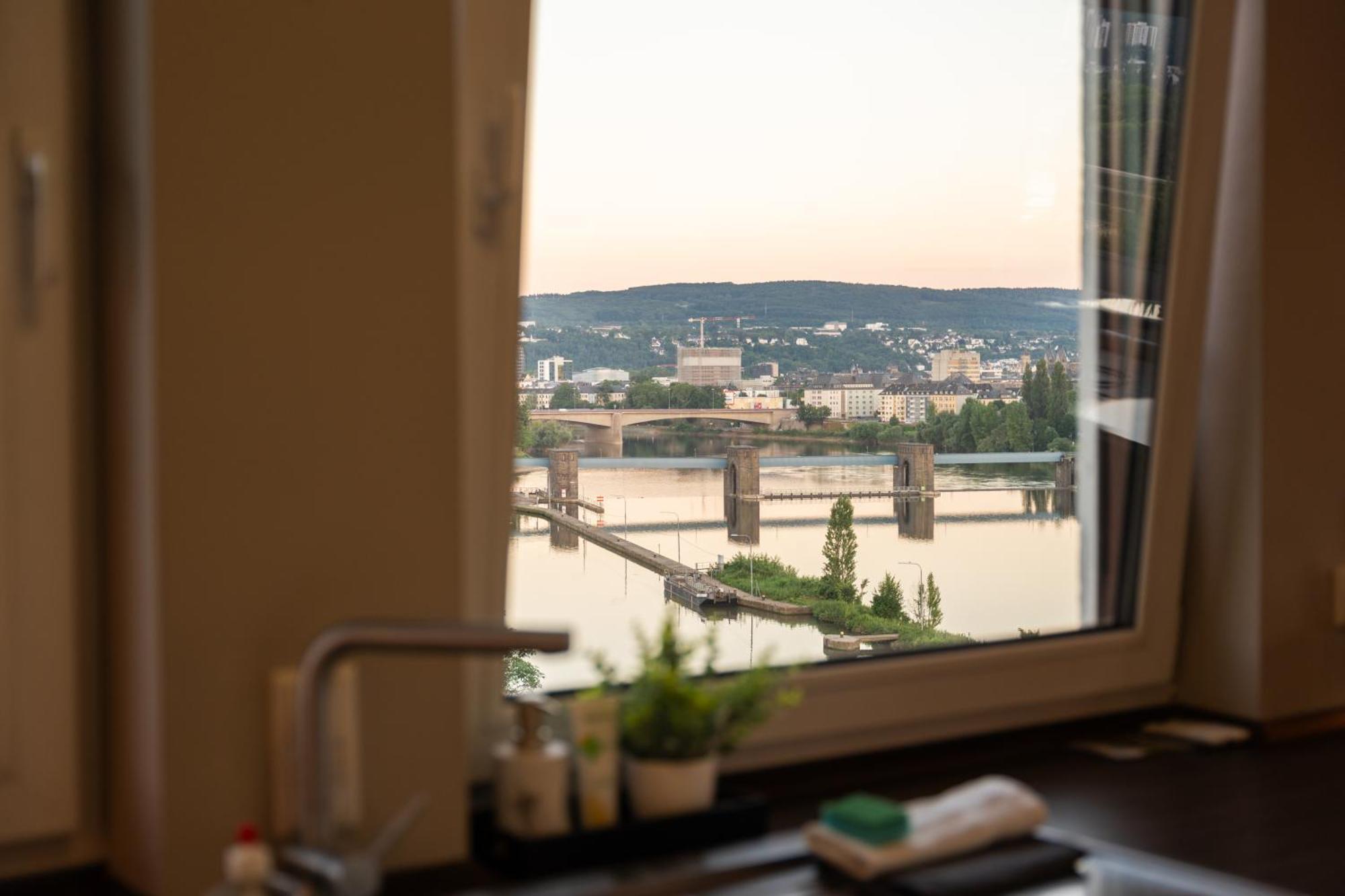 Penthouse Wohnung Mit Schoenem Moselblick In Metternich Koblenz  Exteriör bild