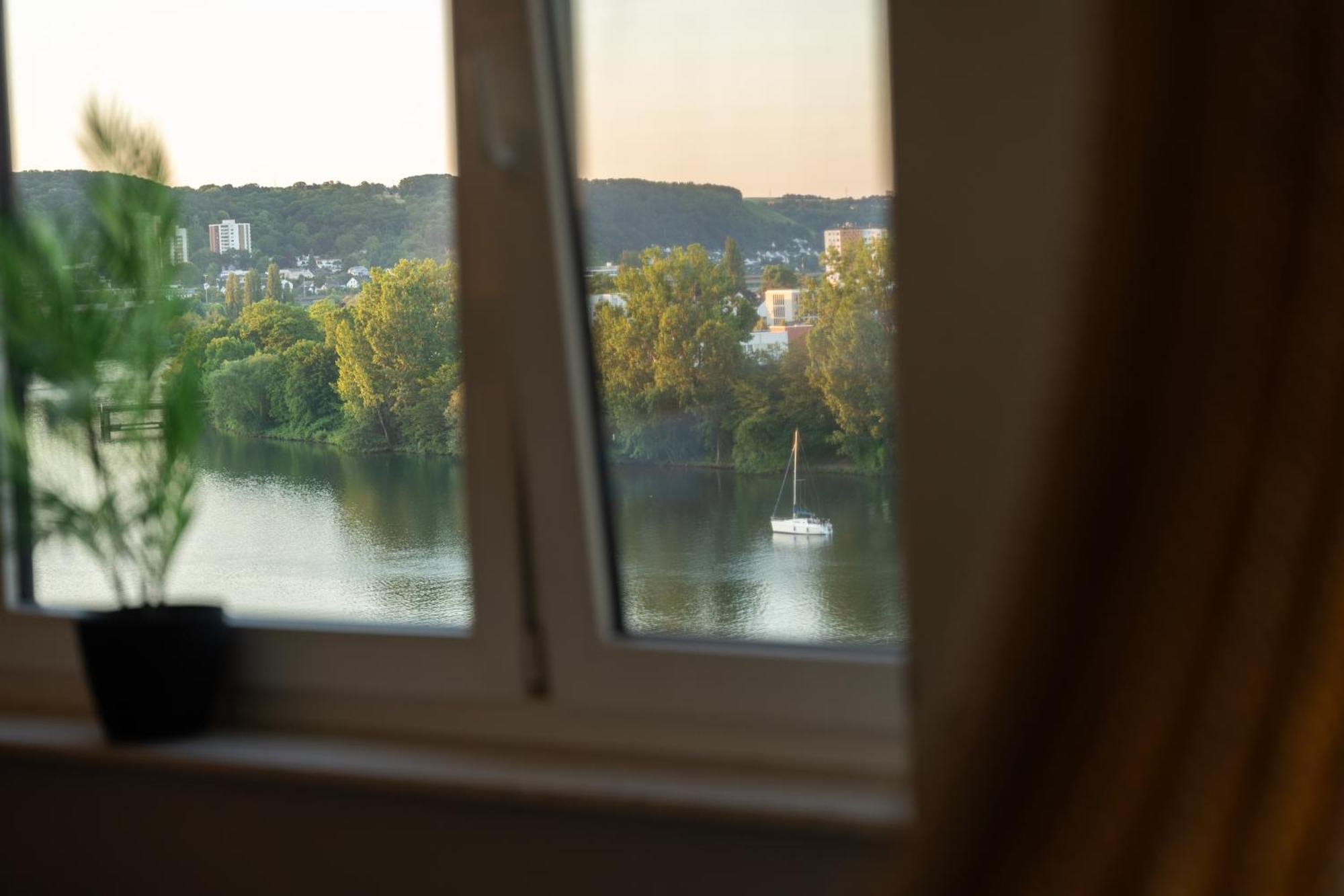 Penthouse Wohnung Mit Schoenem Moselblick In Metternich Koblenz  Exteriör bild