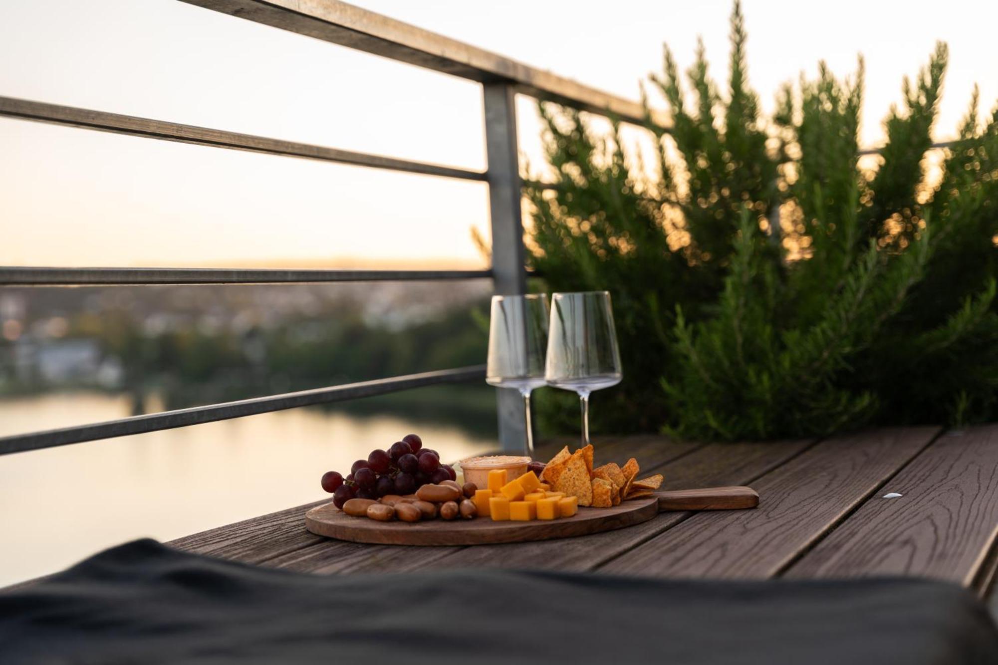 Penthouse Wohnung Mit Schoenem Moselblick In Metternich Koblenz  Exteriör bild